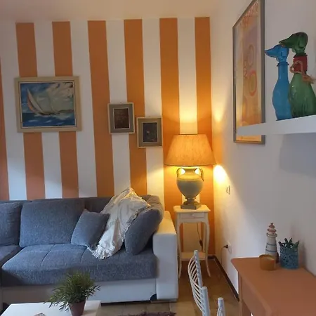 Verahouse * Viareggio
